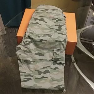 NWOT! Joes ,camo print ,cargo jeans Sz.28